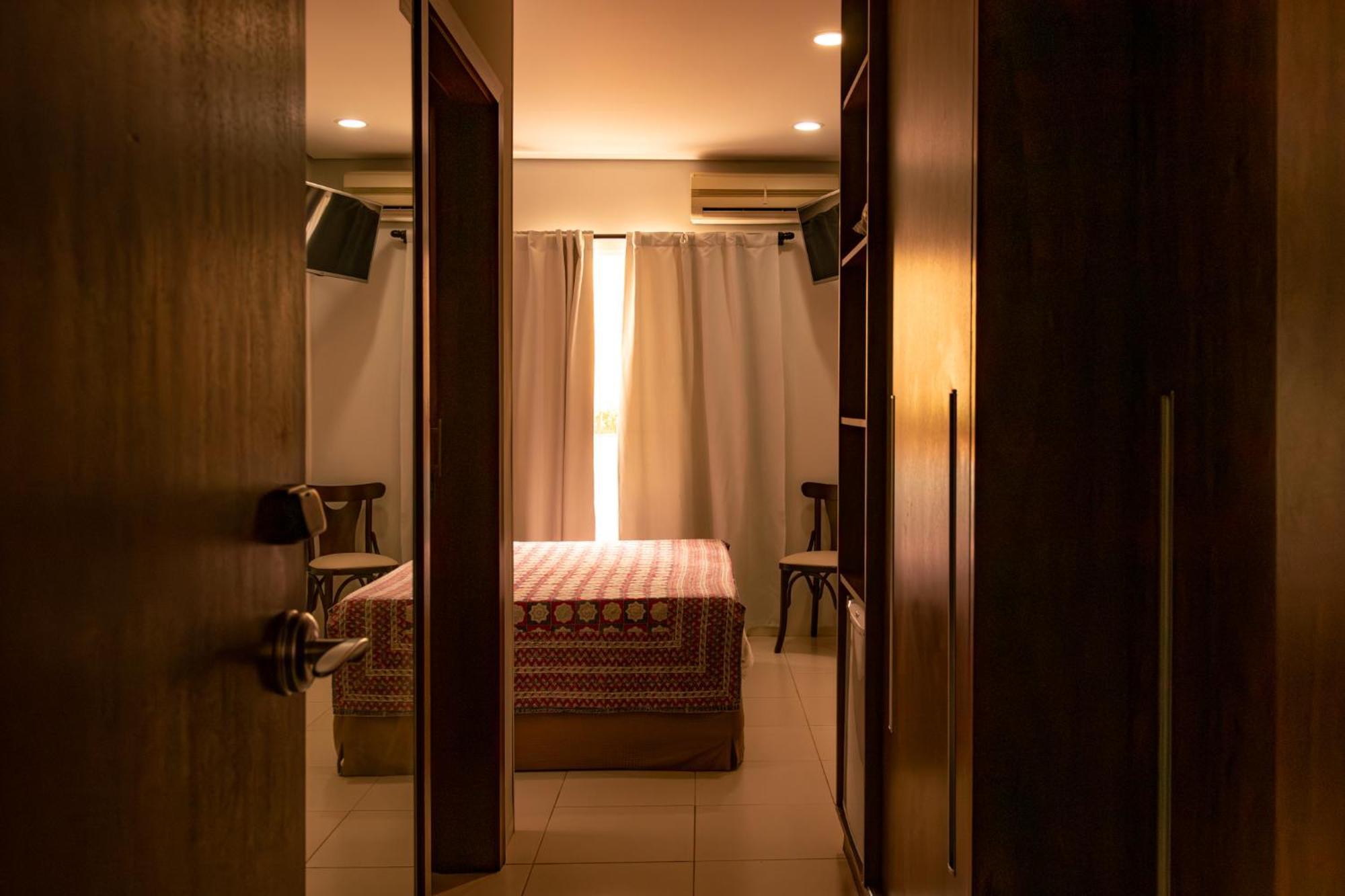 Taj Hotel Tres Lagoas Exterior photo